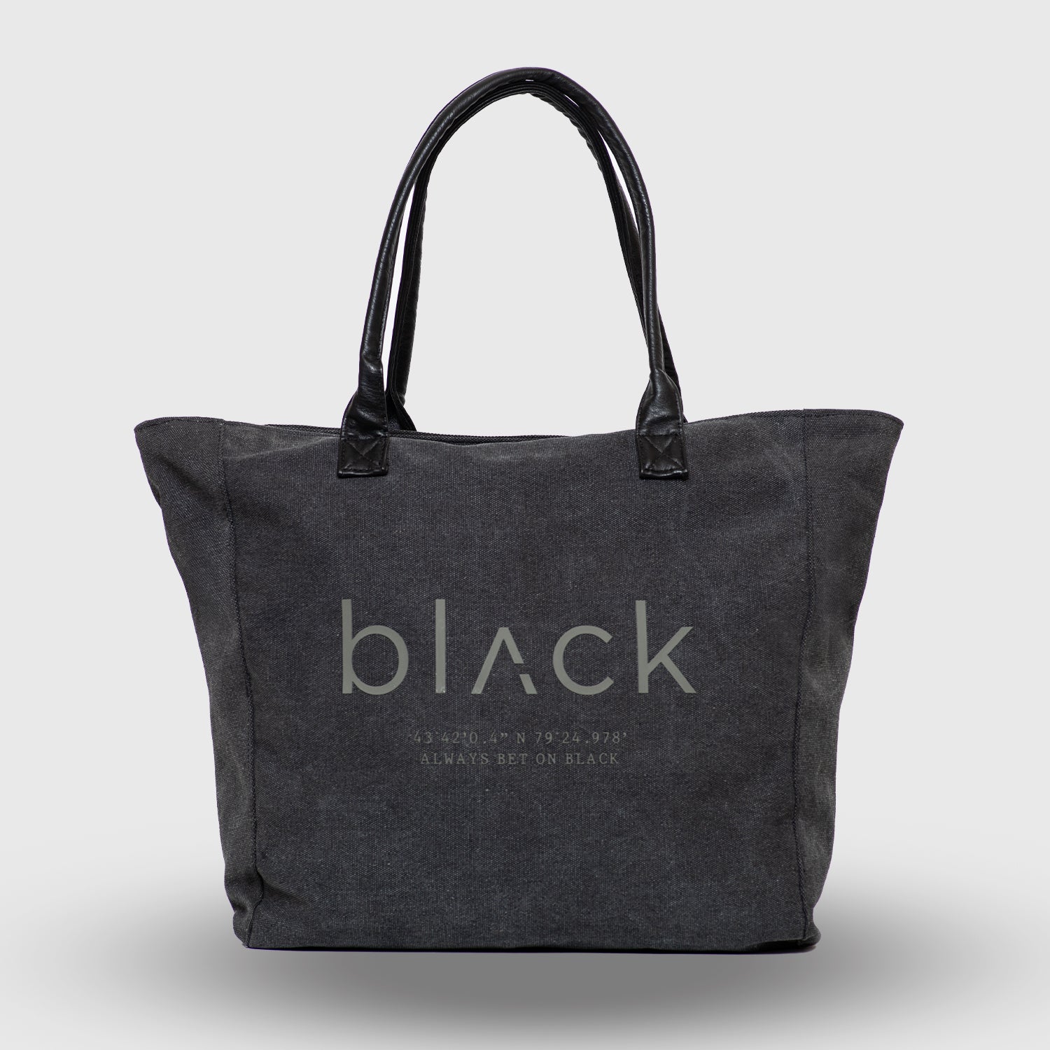 10,234 en la categoría «Black tote bag isolated» de imágenes, fotos de  stock e ilustraciones libres de regalías